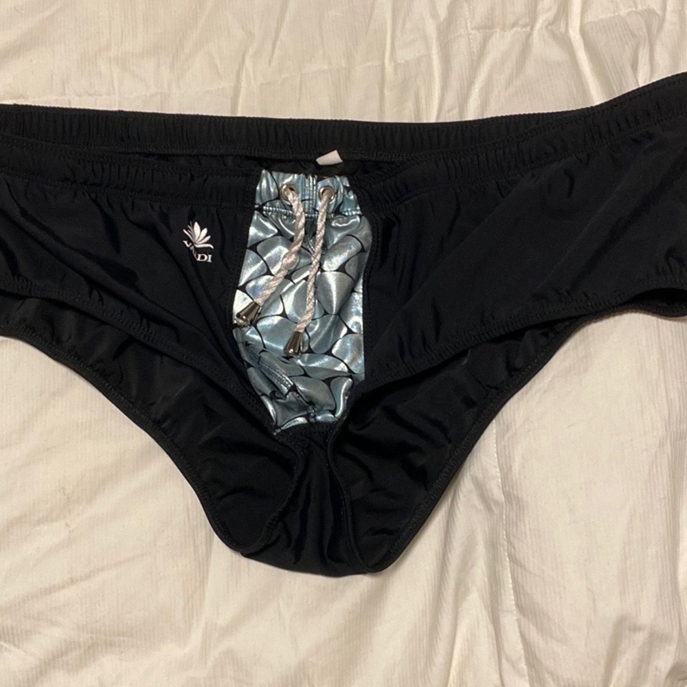 Valdi mens swim brief NWOT 38-40